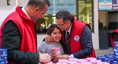 BAŞKAN GENÇ MİNİKLERİN HEYECANINA ORTAK OLDU