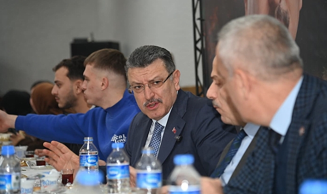 BAŞKAN GENÇ, TRABZON ÜNİVERSİTESİ ÖĞRENCİLERİYLE İFTAR SOFRASINDA BULUŞTU 