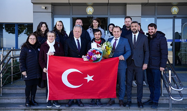 BAŞKAN YARDIMCISI ZORLU, AVRUPA ŞAMPİYONU BUĞRA SELİMZADE’Yİ HAVALİMANINDA KARŞILADI