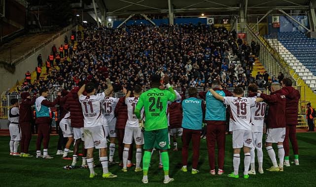 BORDO-MAVİLİLER, KRİTİK DEPLASMANDAN 3 PUANI ALDI