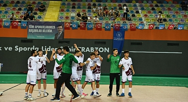 BÜYÜKŞEHİR HENTBOL TAKIMI FARKA GİTTİ