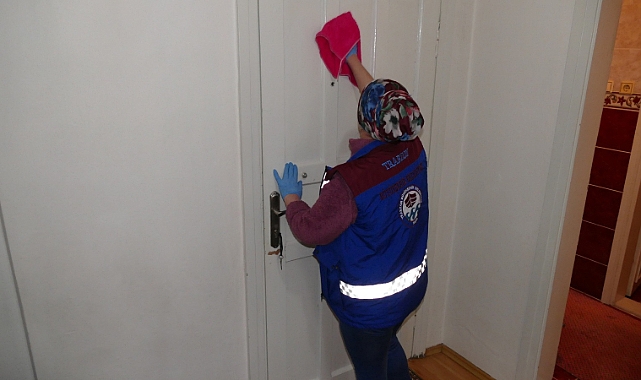 BÜYÜKŞEHİR'İN EVDE TEMİZLİK HİZMETİNDEN BİNLERCE VATANDAŞ YARARLANDI 