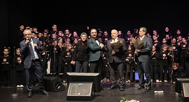 ÇILGIN TÜRKLERDEN GÖNÜLLERE DOKUNAN TASAVVUF KONSERİ