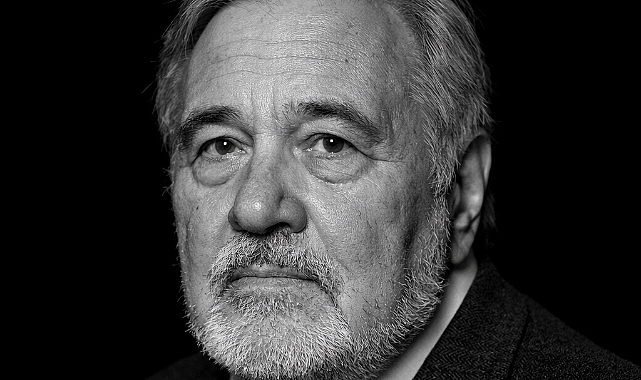 İLBER ORTAYLI HAYATINI KAYBETTİ