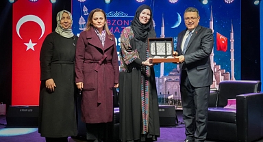 KANADALI YAZAR MOLENDYK: “MÜSLÜMANLIK BANA ALLAH’TAN BİR HEDİYE”