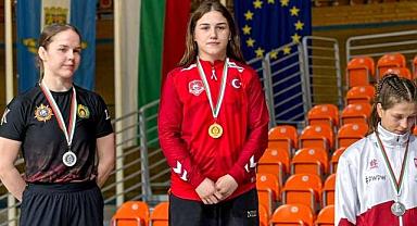  TRABZON BBSK’LI BEYZANUR AKKUŞ BULGARİSTAN’DA ALTIN MADALYA KAZANDI