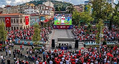TRABZON MEYDAN’DA DEV EKRAN KURULUYOR: MAÇ CANLI YAYINLANACAK