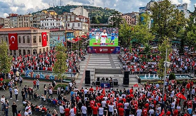 TRABZON MEYDAN’DA DEV EKRAN KURULUYOR: MAÇ CANLI YAYINLANACAK