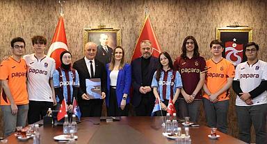  TRABZONSPOR’DAN GENÇLERE TEKNOLOJİ DESTEĞİ