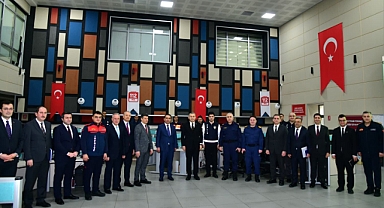 VALİ ŞAHİN, 112 ACİL ÇAĞRI MERKEZİ’Nİ ZİYARET ETTİ