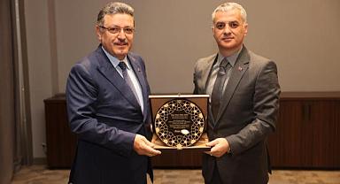 BAŞKAN GENÇ’E TEŞEKKÜR PLAKETİ