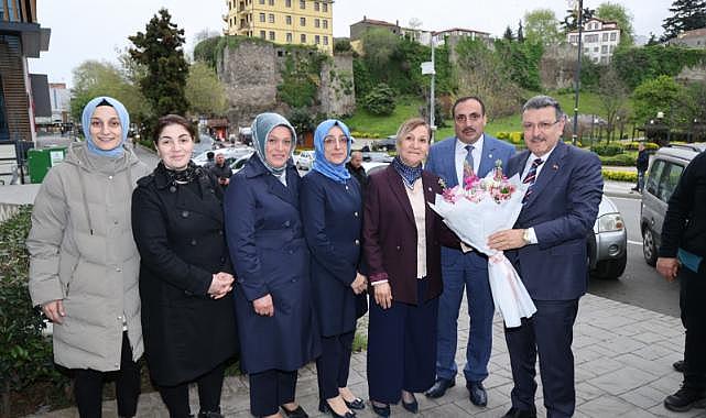 BAŞKAN GENÇ’TEN HİZMET-İŞ'E ZİYARET