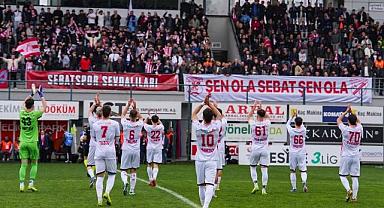 BAŞKAN KAYA, ŞAMPİYON SEBAT GENÇLİKSPOR’U KUTLADI
