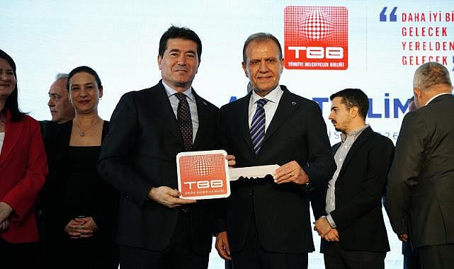 BAŞKAN KAYA, TBB’NİN HİBE ETTİĞİ İŞ MAKİNESİNİ TESLİM ALDI