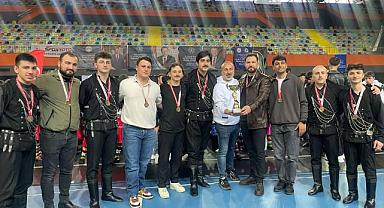 BÜYÜKŞEHİR HALK OYUNLARINDA ÇİFTE ŞAMPİYON