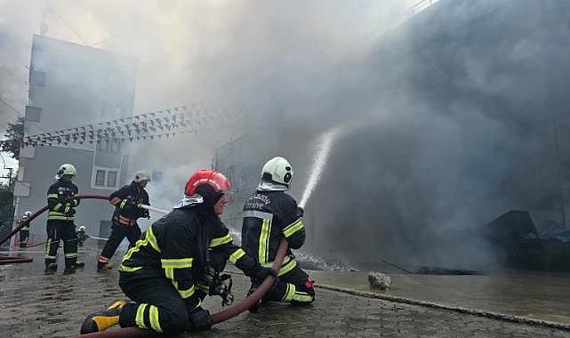 BÜYÜKŞEHİR İTFAİYESİNDEN 10 BİNİ AŞKIN OLAYA MÜDAHALE
