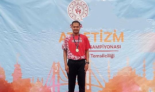 BÜYÜKŞEHİR SPORCUSU EMRAH ÖZTÜRK’TEN ÇİFTE ŞAMPİYONLUK