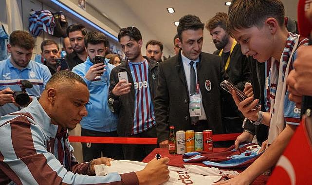 JAJA COELHO, TRABZON’DA TARAFTARLARLA BULUŞTU