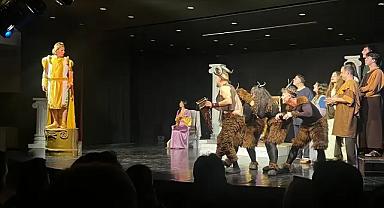 TRABZON’DA SAHNE KRİZİ: TİYATROCULAR TURNEYE YÖNELİYOR