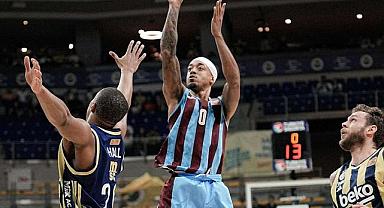 TRABZONSPOR’DA MARCQUISE REED FARKI! FENERBAHÇE DEPLASMANINDA PARMAK ISIRTTI