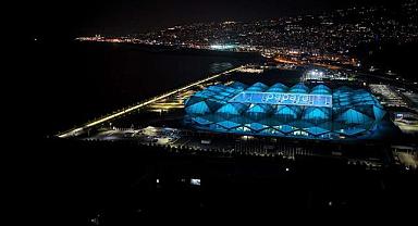 TRABZONSPOR’DAN “MAVİ IŞIK” İLE ANLAMLI DESTEK