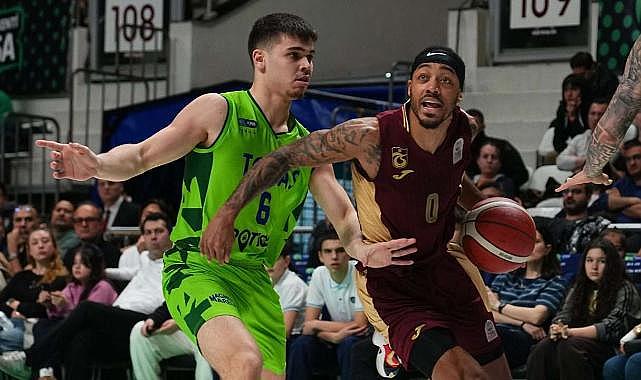 TRABZONSPOR İLK 4 YOLUNDA HATA YAPMADI: FIRTINA BURSA'DA KOPTU