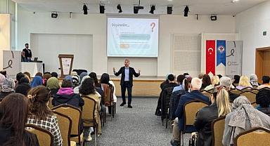 “AİLEMİZ, GELECEĞİMİZ” KONFERANSINA YOĞUN İLGİ