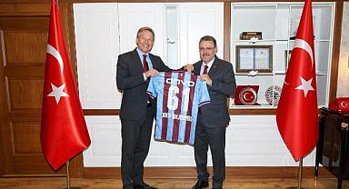BÜYÜKELÇİ WİJNANDS’TAN BAŞKAN GENÇ'E ZİYARET