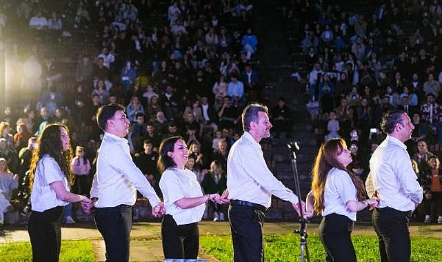 BÜYÜKŞEHİR TİYATROSU’NDAN MUHTEŞEM GÖSTERİ