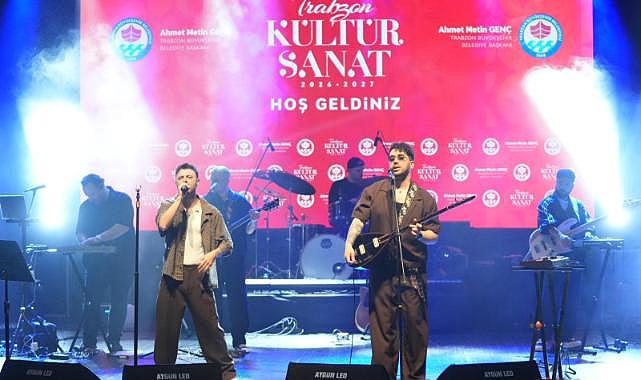 TRABZON’DA İKİLEM RÜZGARI ESTİ