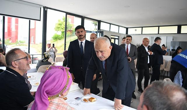 BÜYÜKŞEHİR’DEN HUZUREVİ SAKİNLERİNE ANLAMLI ZİYARET