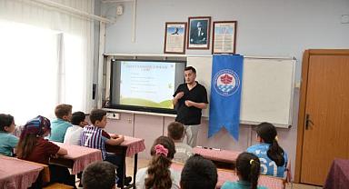 BÜYÜKŞEHİR'İN 'AKRAN NEZAKETİ' EĞİTİMLERİ SÜRÜYOR