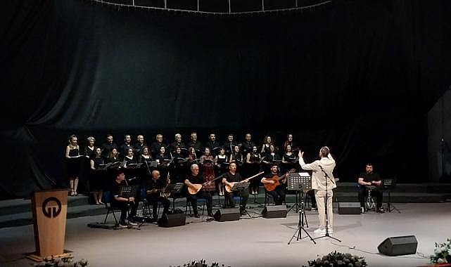 MİMAR SİNAN ORTAOKULU SANAT DOLU BİR GECEYE İMZA ATTI
