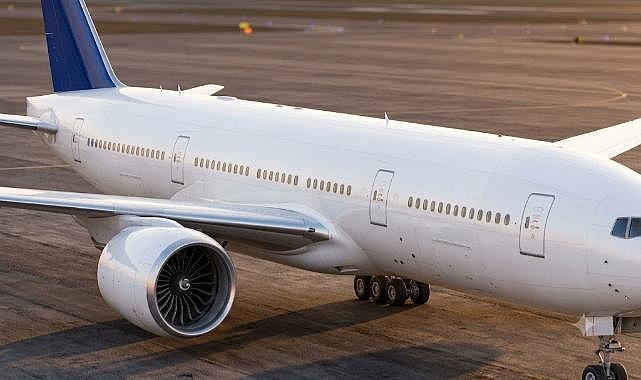 STANBUL UÇAĞI ANTALYA’DA DİREĞE ÇARPTI! RESMİ AÇIKLAMA GELDİ