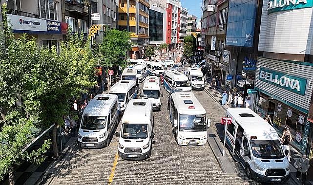 TRABZON'DA DOLMUŞ GÜZERGÂHI DEĞİŞTİ: VATANDAŞLAR MEMNUN