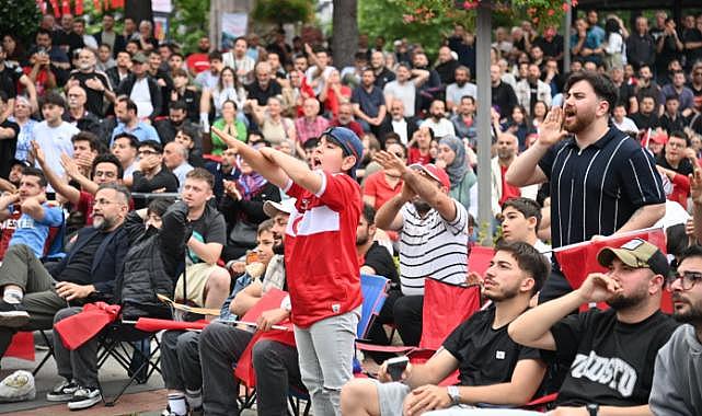 TRABZON, MİLLİ TAKIM İÇİN TEK YÜREK OLDU