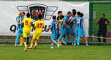 TRABZONSPOR–GÖZTEPE FİNALİNDE KAVGA! SAHA BİR ANDA KARIŞTI