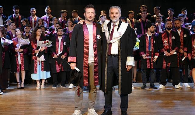 ÜST KLASMAN HAKEMİ YASİN KOL, EŞİYLE BİRLİKTE MEZUNİYET SEVİNCİ YAŞADI