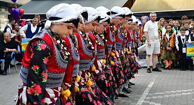 AKÇAABAT BELEDİYESİ HALK OYUNLARI EKİPLERİ TERME YAZ FESTİVALİ’NDE SAHNE ALDI