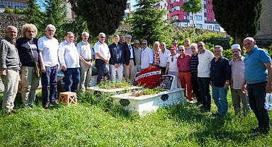 ALİ ÖZBAK, VEFATININ 10. YILINDA KABRİ BAŞINDA ANILDI