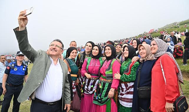 BAŞKAN GENÇ: BU KADİM TOPRAKLARDA AL BAYRAĞIMIZIN GÖLGESİNDE İLELEBET VAR OLACAĞIZ