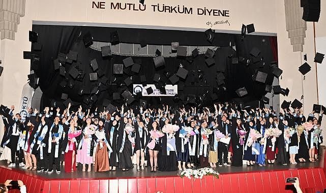 KTÜ'DE 2 BİN 776 ÖĞRENCİ MEZUN OLDU