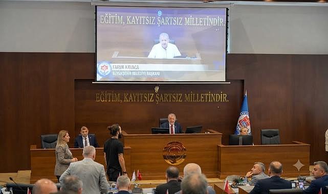 TRABZON BÜYÜKŞEHİR BELEDİYE MECLİSİ'NDE GERGİNLİK: CHP GRUBU SALONU TERK ETTİ