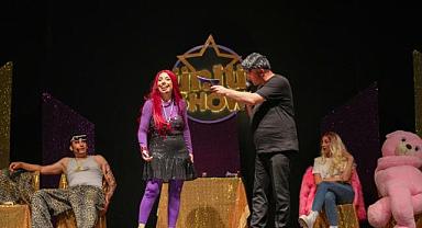 ÜNLÜ SHOW'A BÜYÜK İLGİ