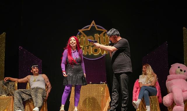 ÜNLÜ SHOW'A BÜYÜK İLGİ