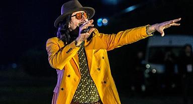 ‘ÜNLÜ SHOW’ İLÇE TURNESİNE ÇIKIYOR